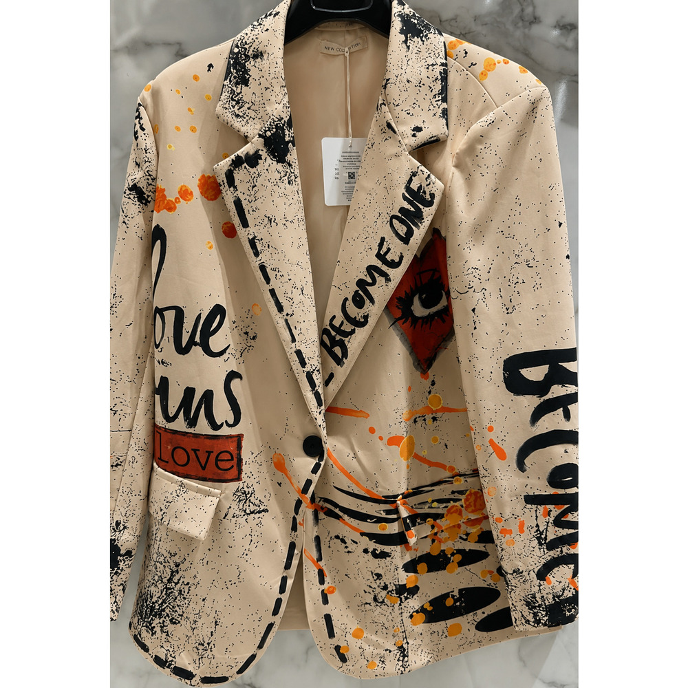 L913 Loowie Italian Beige Love Printed Blazer One Size